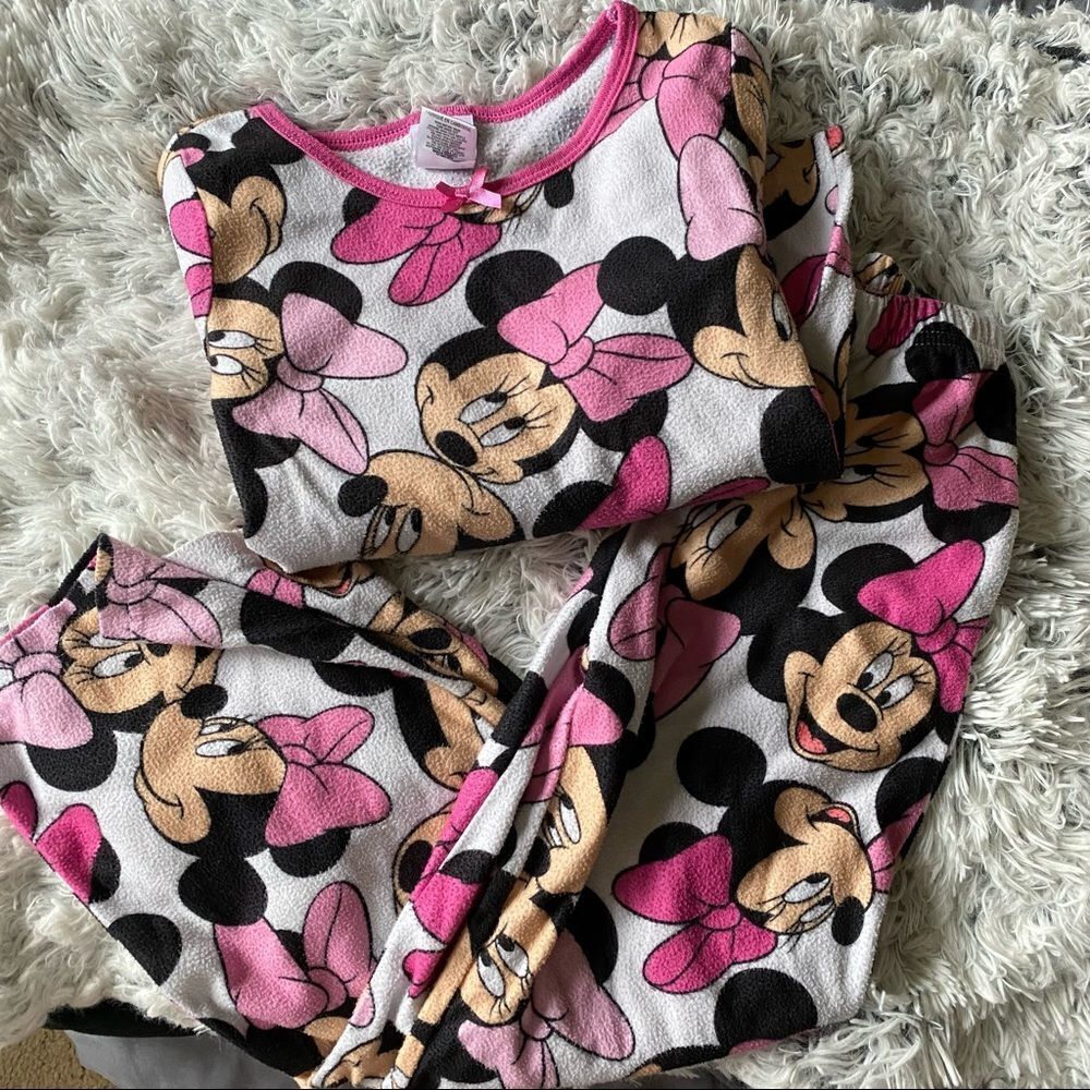 Disney Pink Minnie Mouse soft girls pajama set.